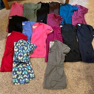 Women’s Scrub Tops Size Medium
